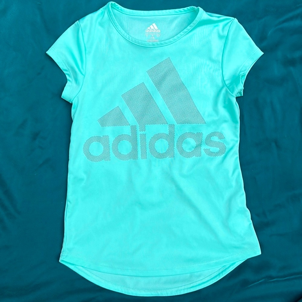 ⚽️ [adidas] lightweight sports tee